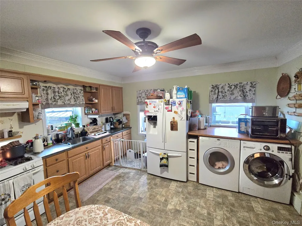 96 Trafalgar Drive Shirley, NY 11967