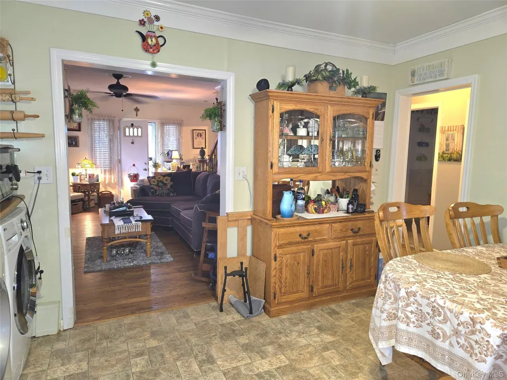 96 Trafalgar Drive Shirley, NY 11967