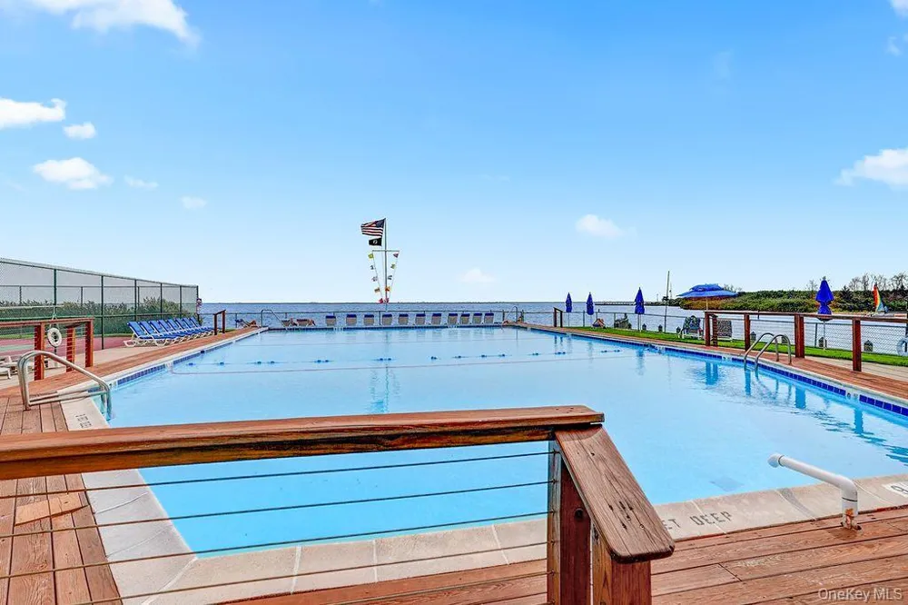 309 Mariners Way Copiague, NY 11726