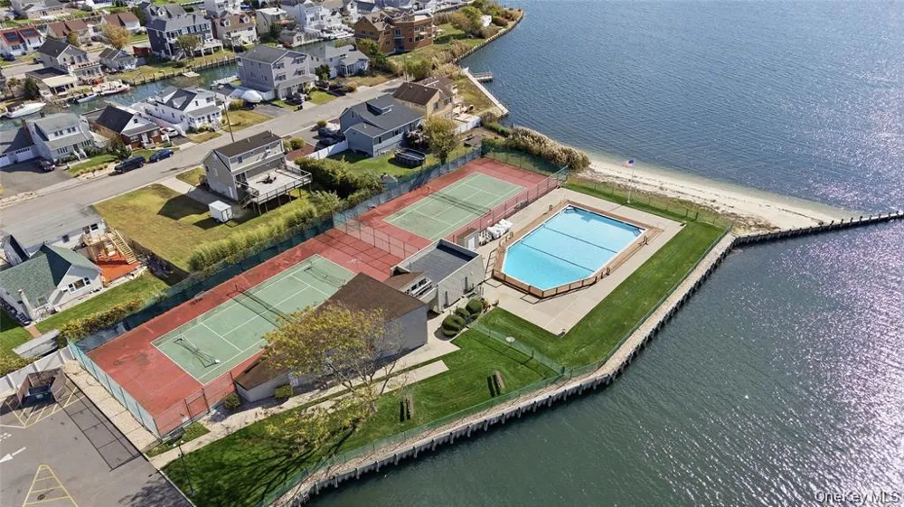 309 Mariners Way Copiague, NY 11726