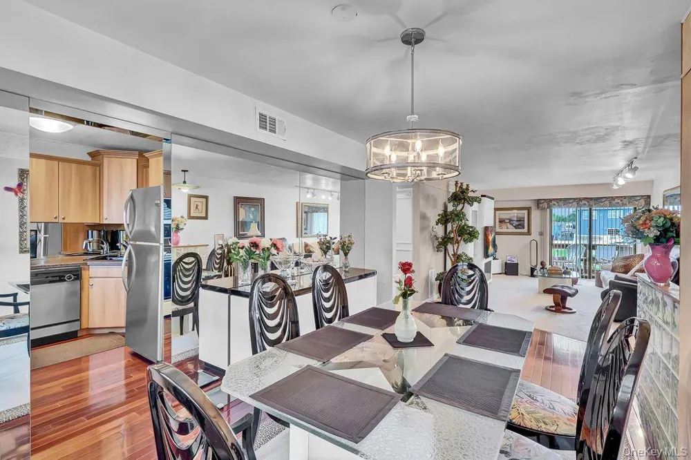 309 Mariners Way Copiague, NY 11726