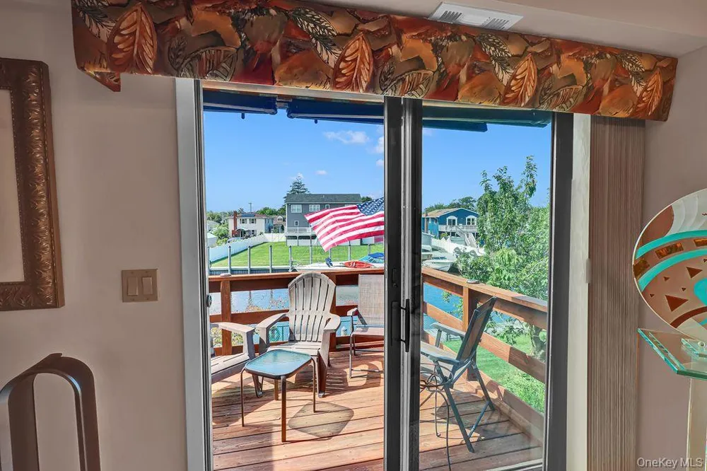 309 Mariners Way Copiague, NY 11726