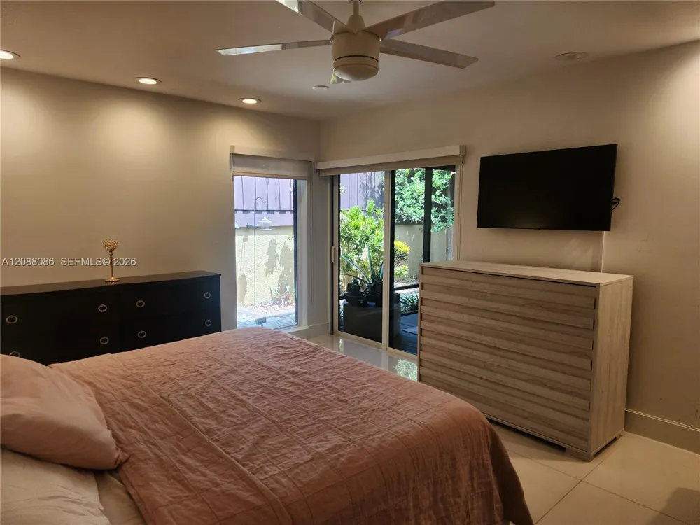 1085 NE 203rd Ln Miami, FL 33179
