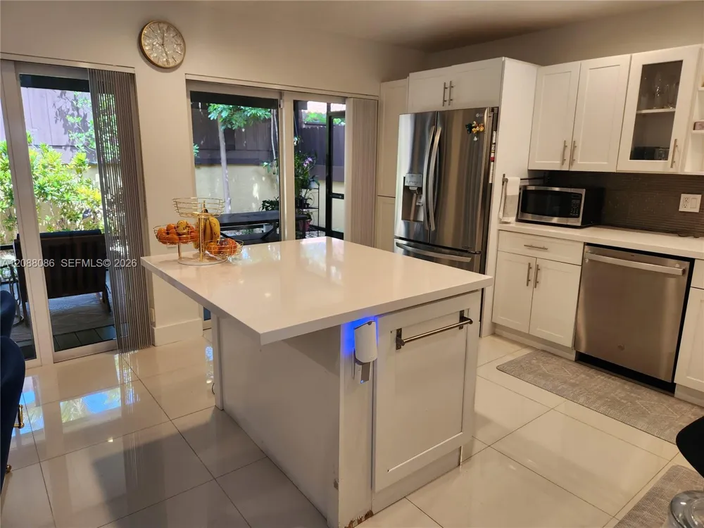 1085 NE 203rd Ln Miami, FL 33179