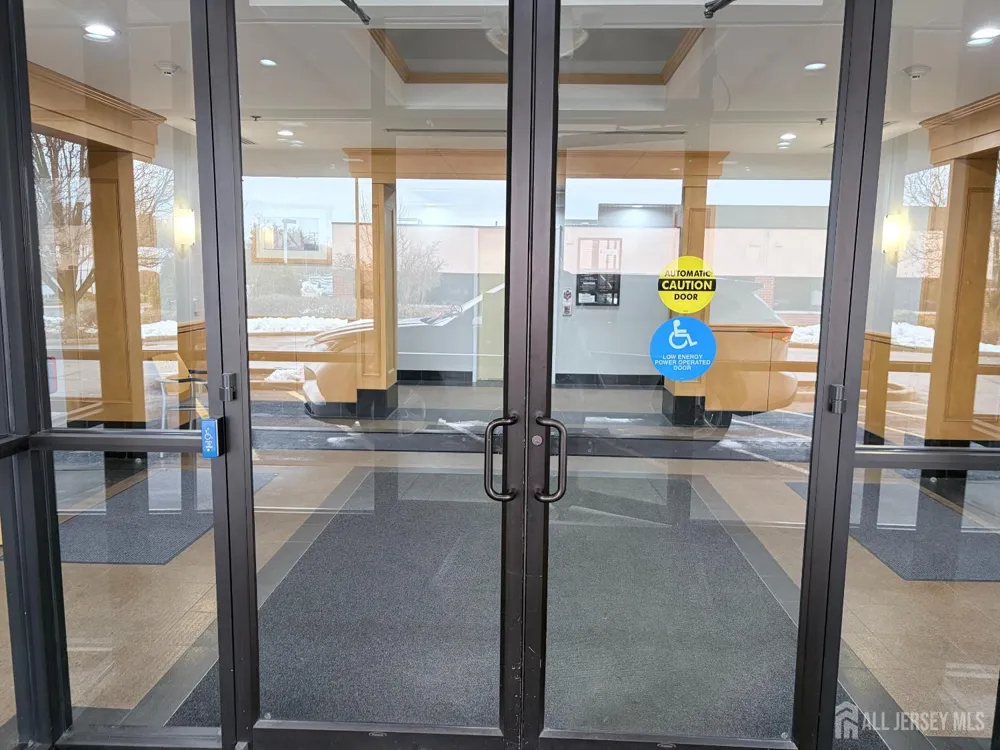 81 Veronica Avenue #101 Franklin Twsp, NJ 08873