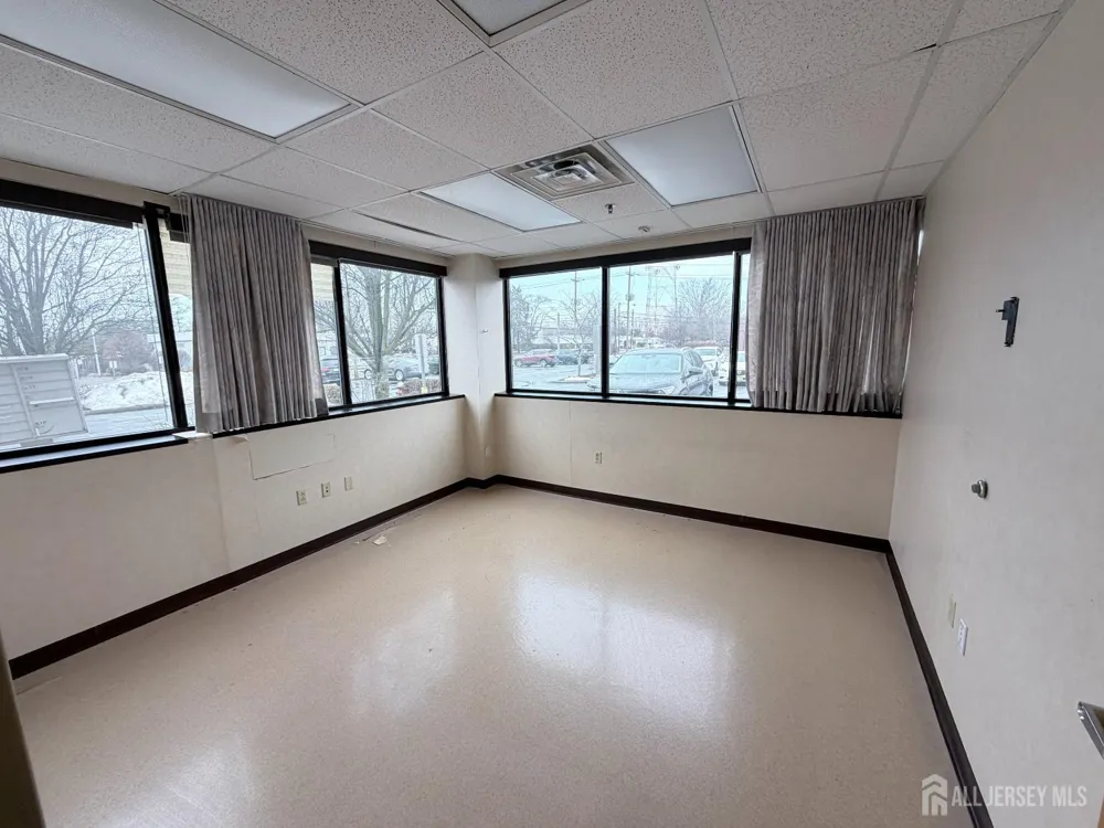 81 Veronica Avenue #101 Franklin Twsp, NJ 08873