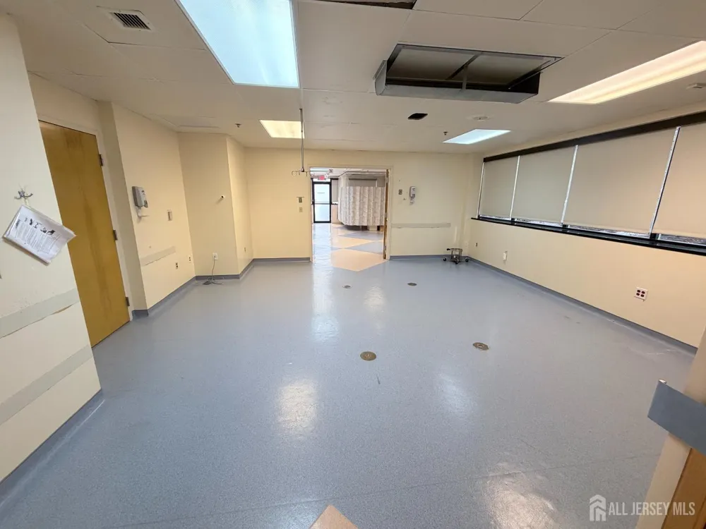 81 Veronica Avenue #101 Franklin Twsp, NJ 08873