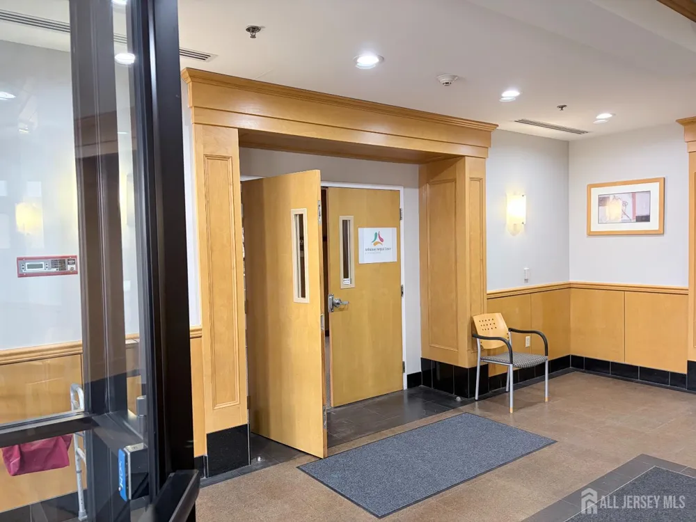 81 Veronica Avenue #101 Franklin Twsp, NJ 08873