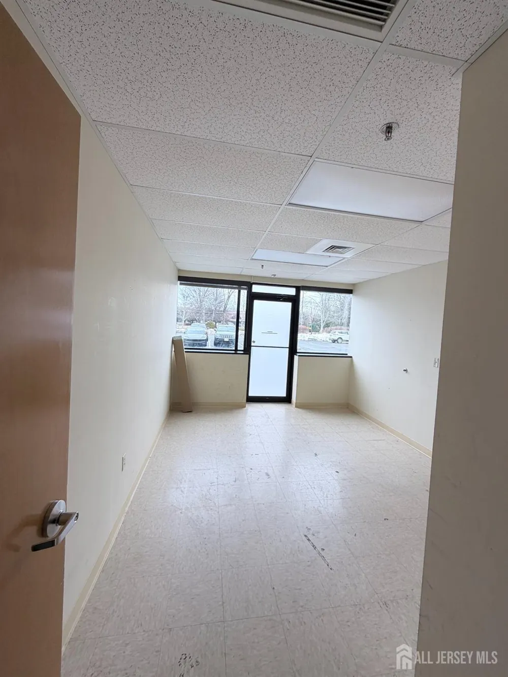 81 Veronica Avenue #101 Franklin Twsp, NJ 08873