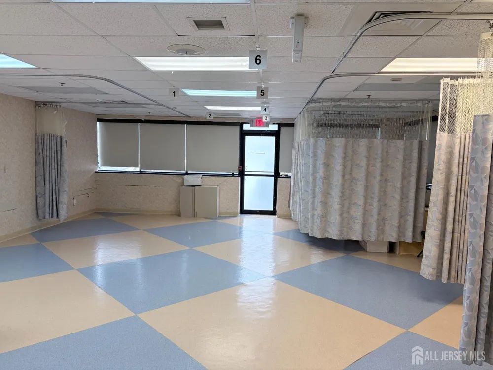 81 Veronica Avenue #101 Franklin Twsp, NJ 08873