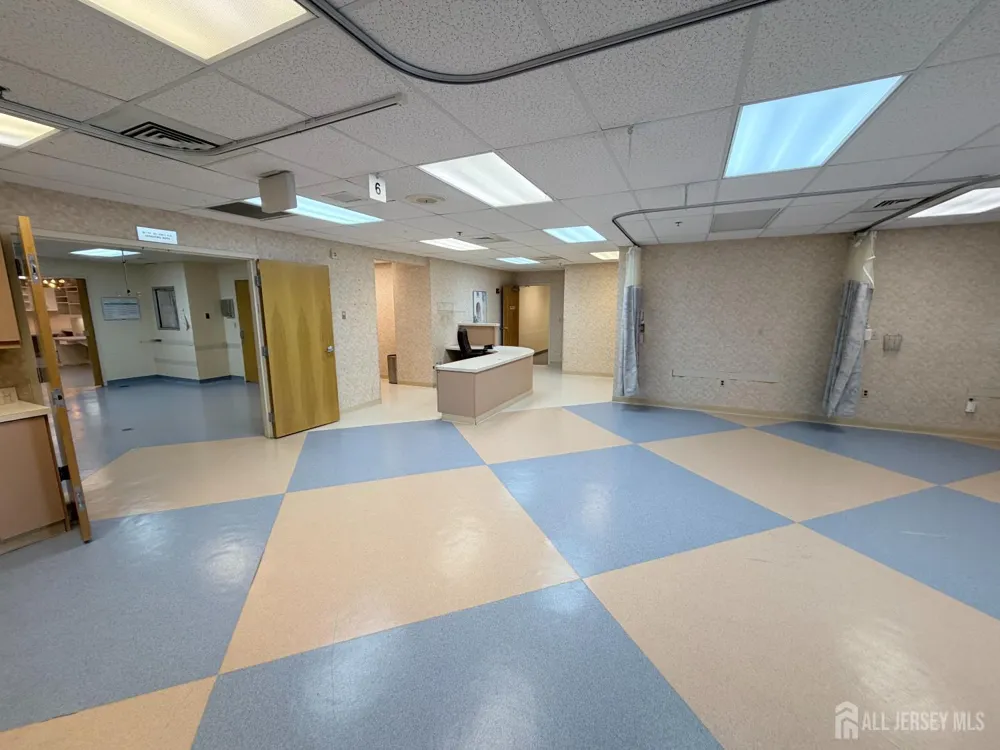 81 Veronica Avenue #101 Franklin Twsp, NJ 08873