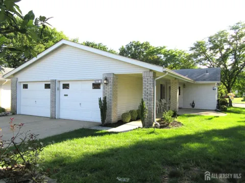 410 Genista Plaza #B