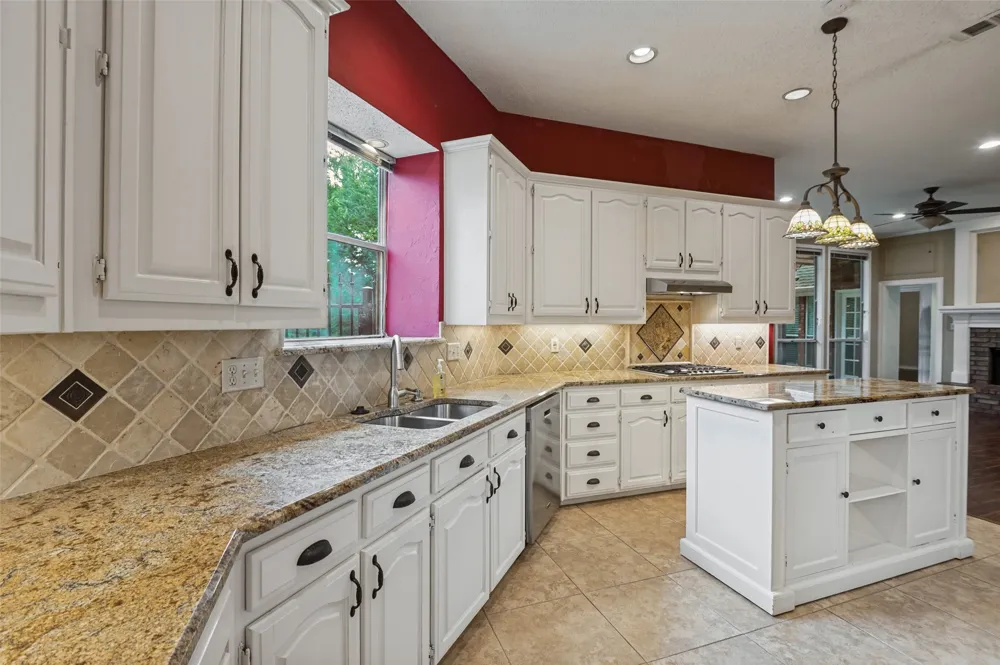 252 Plantation Drive Coppell, TX 75019