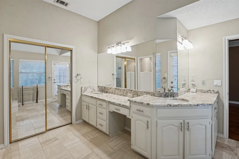 252 Plantation Drive Coppell, TX 75019