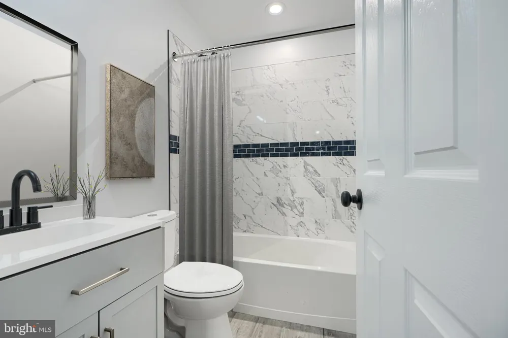 9 AVENAL ROAD Essex, MD 21221
