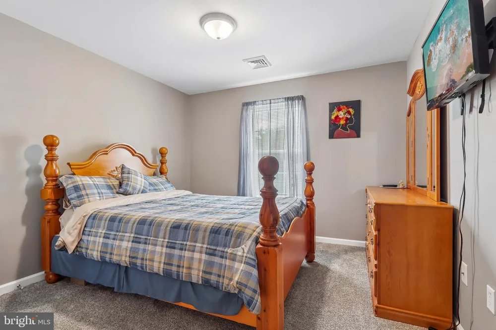 3533 WASHINGTON STREET Bethlehem, PA 18020