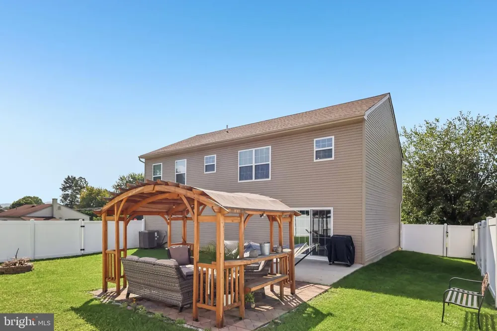 3533 WASHINGTON STREET Bethlehem, PA 18020