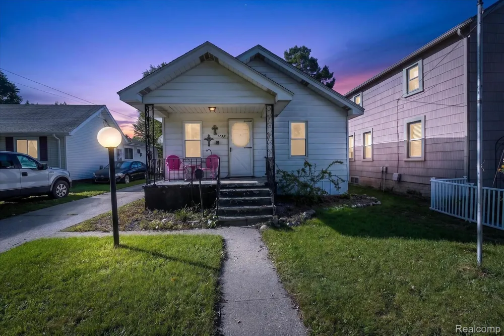 1737 Kollen Street Saginaw City, MI 48602