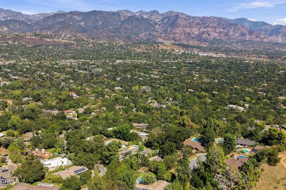1220 Flintridge Circle La Canada Flintridge, CA 91011