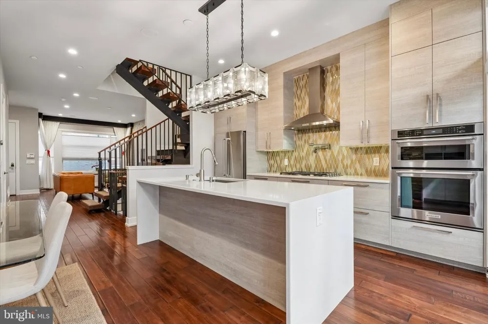 610 BODINE STREET Philadelphia, PA 19123