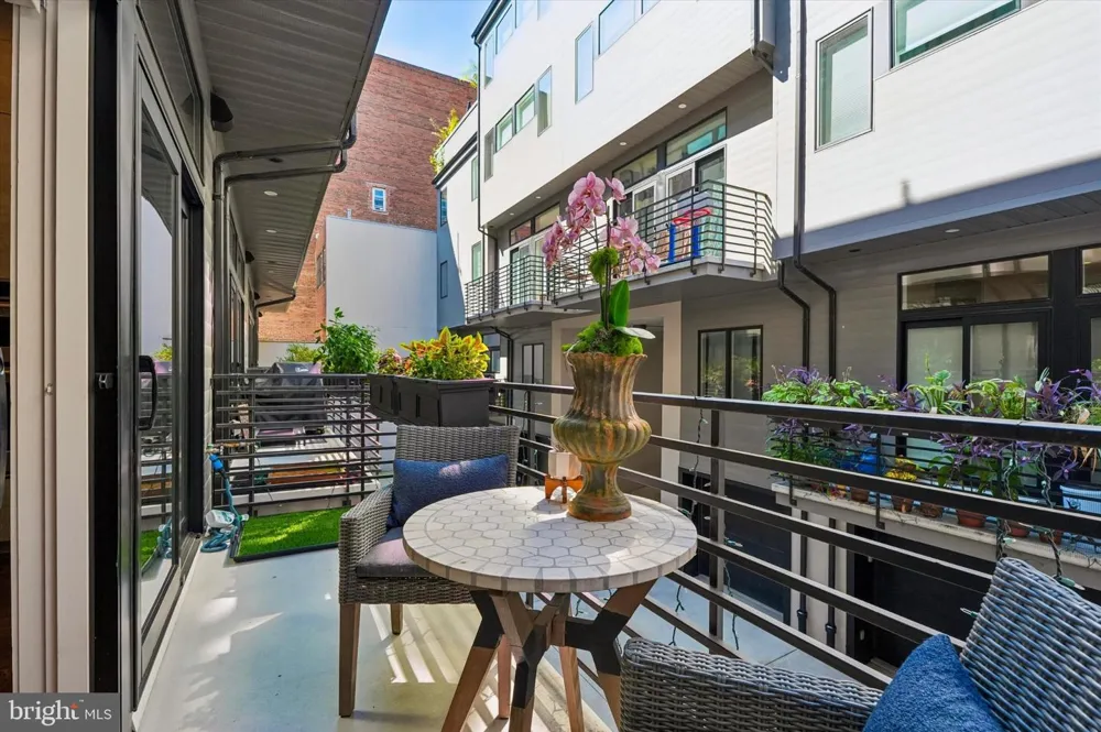 610 BODINE STREET Philadelphia, PA 19123