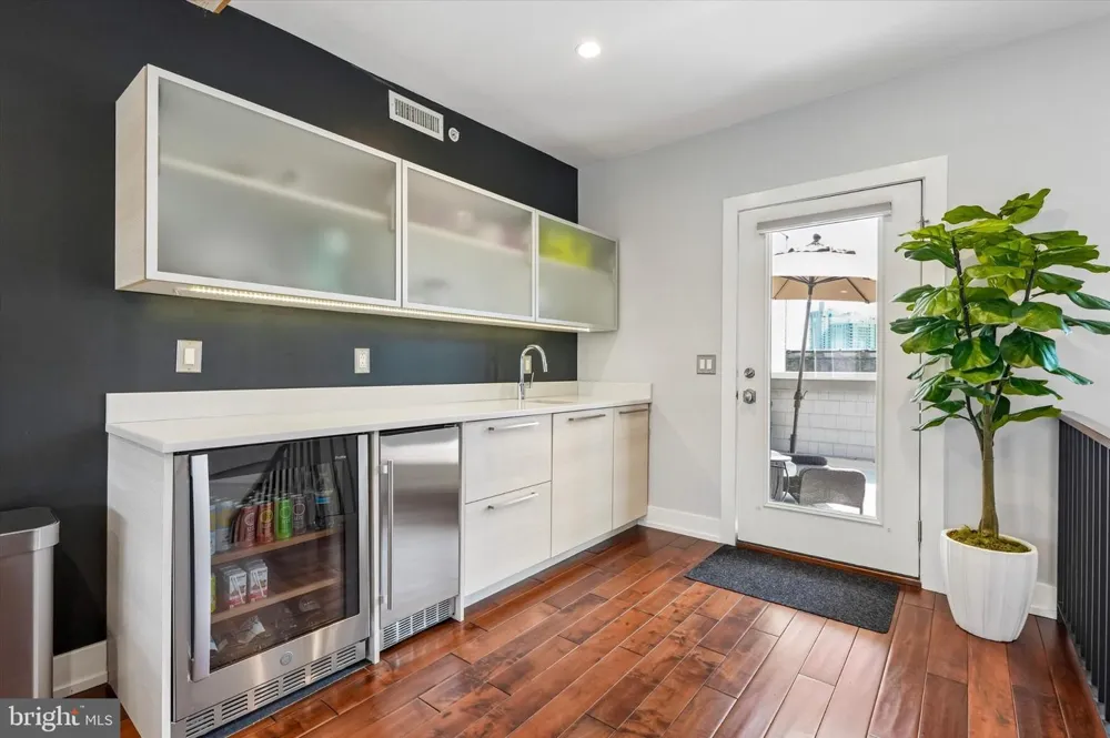 610 BODINE STREET Philadelphia, PA 19123