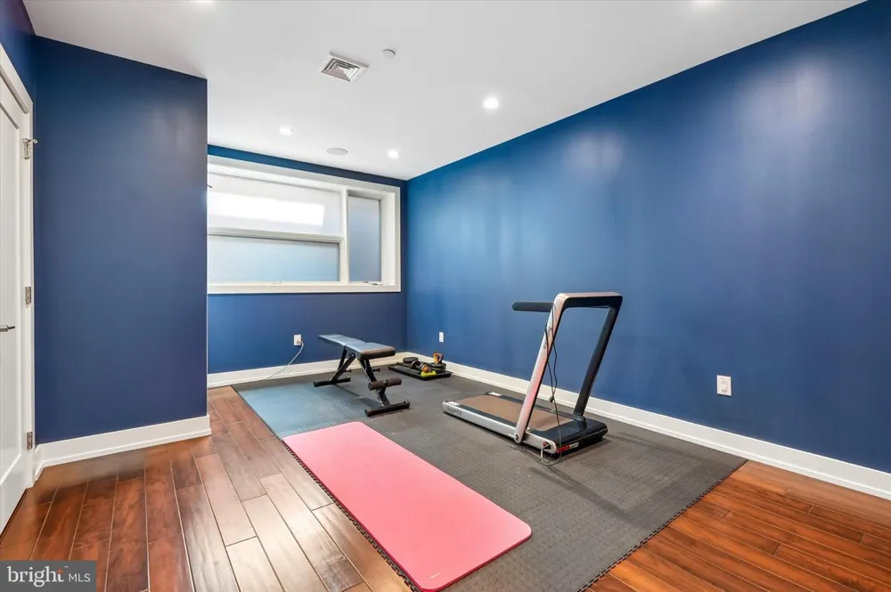 610 BODINE STREET Philadelphia, PA 19123