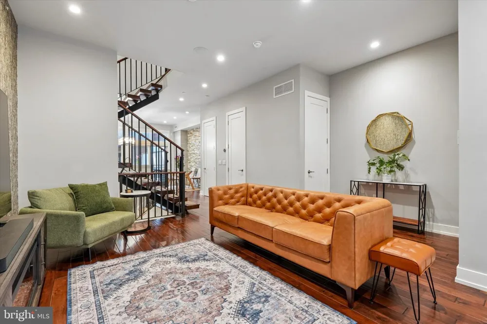 610 BODINE STREET Philadelphia, PA 19123