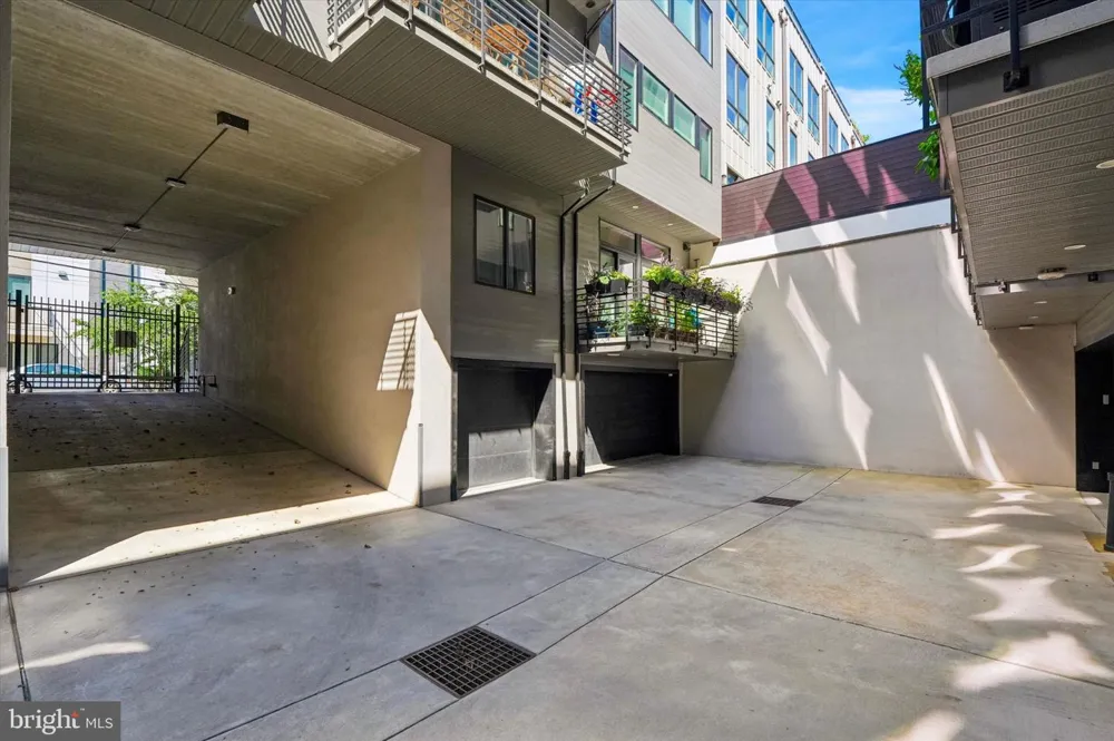 610 BODINE STREET Philadelphia, PA 19123