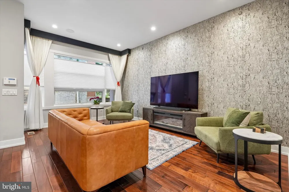 610 BODINE STREET Philadelphia, PA 19123