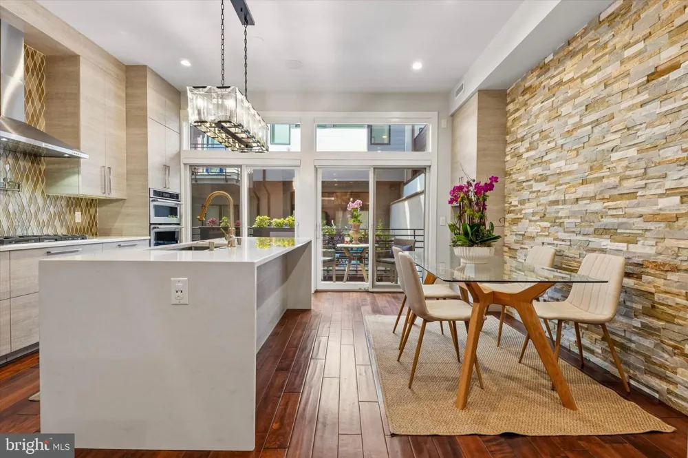 610 BODINE STREET Philadelphia, PA 19123
