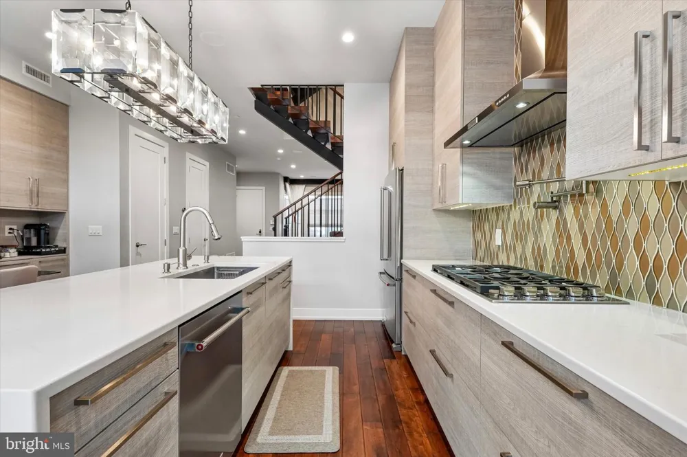 610 BODINE STREET Philadelphia, PA 19123