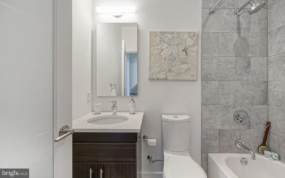 1247 E COLUMBIA AVENUE E #30 Philadelphia, PA 19125