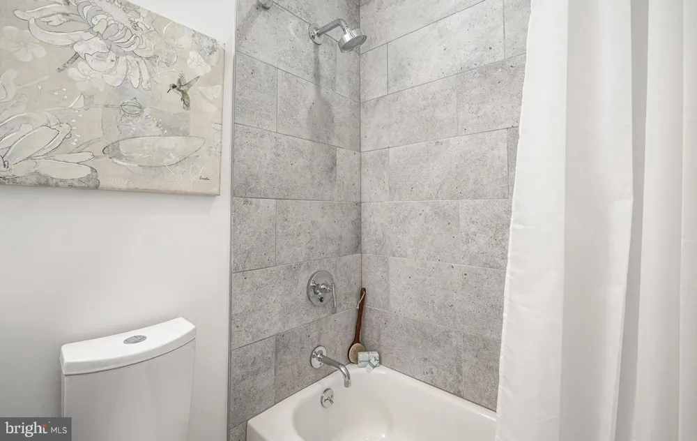 1247 E COLUMBIA AVENUE E #30 Philadelphia, PA 19125