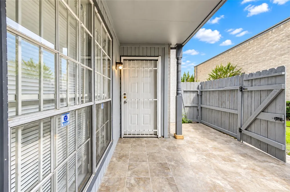 6606 De Moss Drive #1201 Houston, TX 77074
