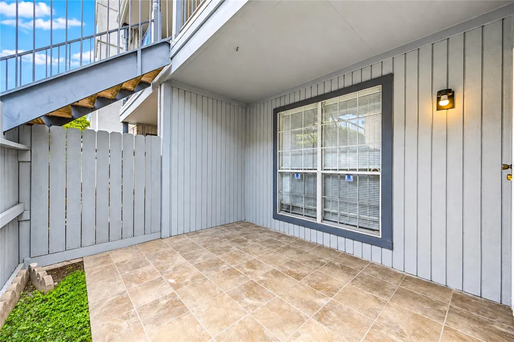 6606 De Moss Drive #1201 Houston, TX 77074