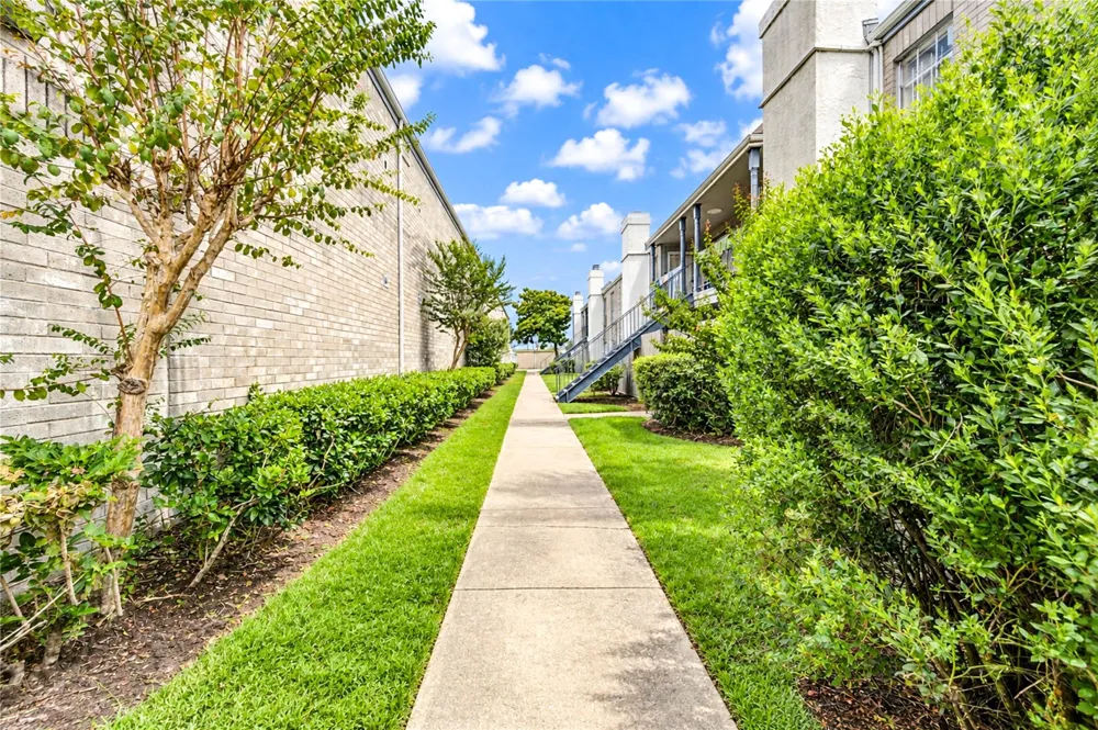 6606 De Moss Drive #1201 Houston, TX 77074