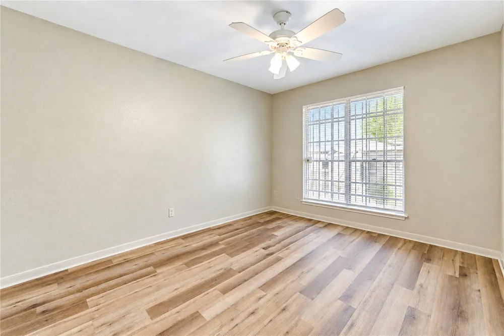 6606 De Moss Drive #1201 Houston, TX 77074