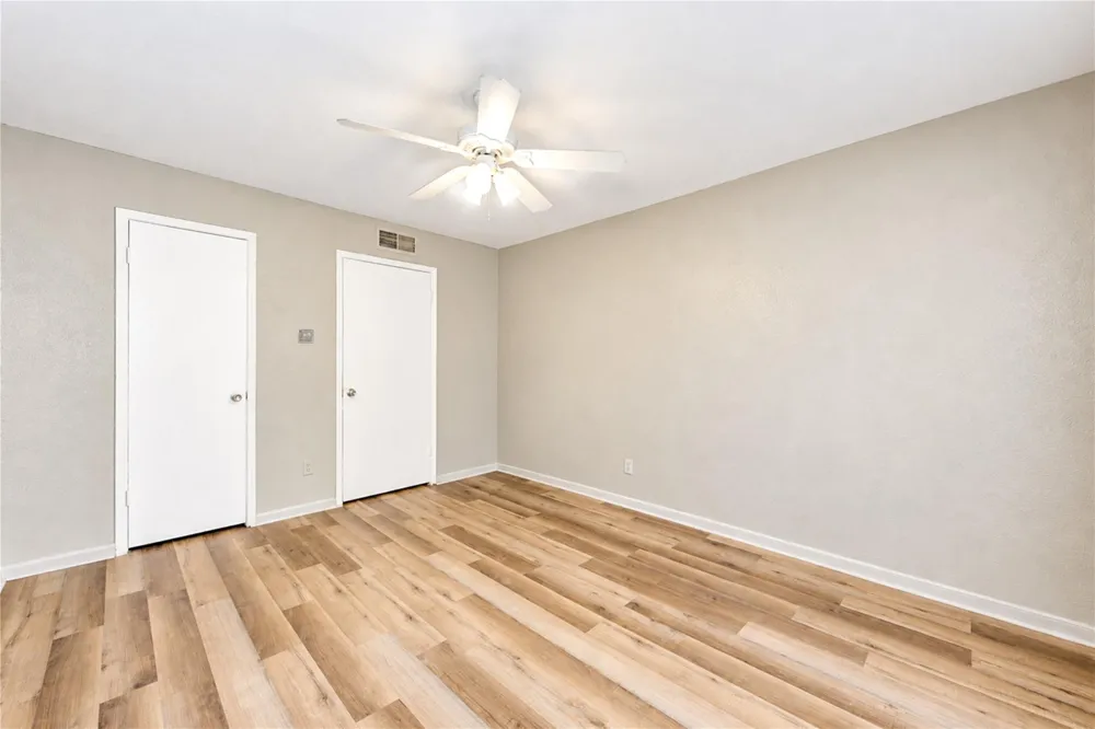 6606 De Moss Drive #1201 Houston, TX 77074