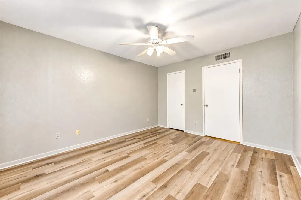 6606 De Moss Drive #1201 Houston, TX 77074