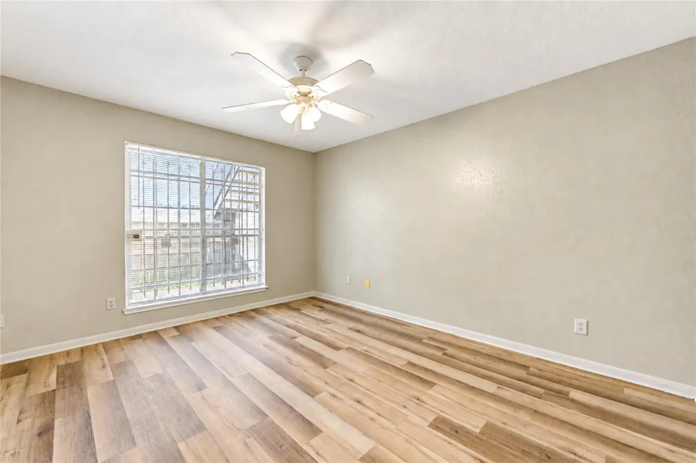 6606 De Moss Drive #1201 Houston, TX 77074