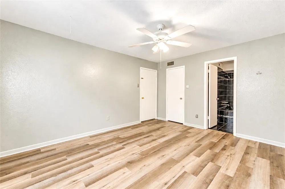 6606 De Moss Drive #1201 Houston, TX 77074