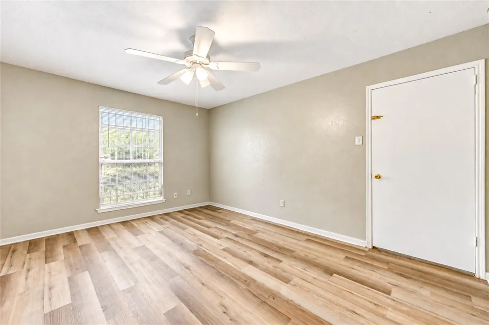 6606 De Moss Drive #1201 Houston, TX 77074