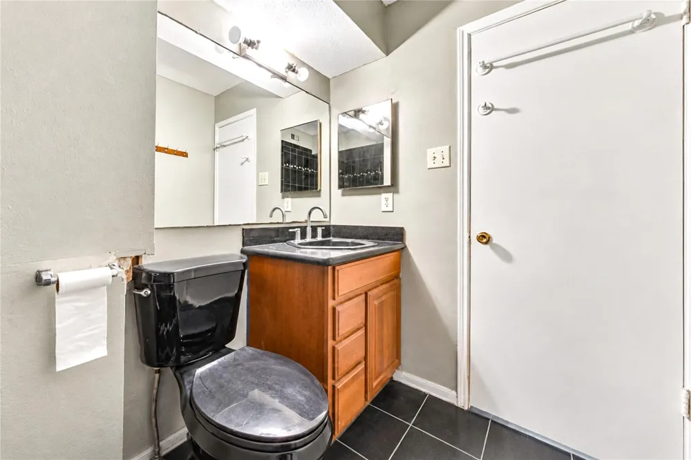 6606 De Moss Drive #1201 Houston, TX 77074