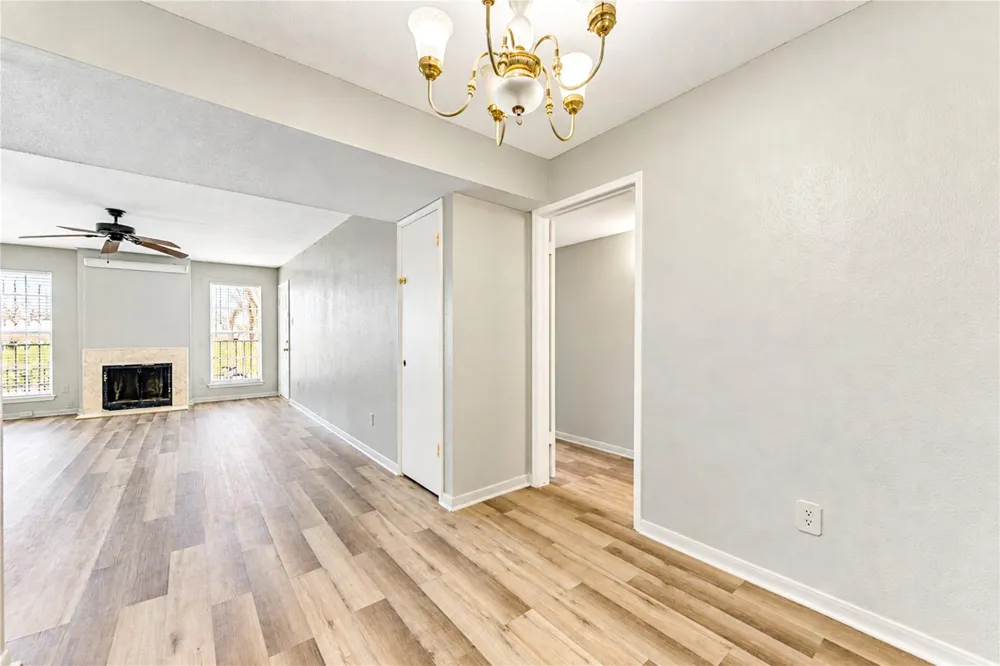6606 De Moss Drive #1201 Houston, TX 77074