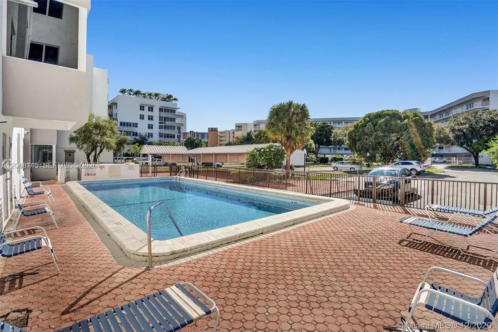 250 180th Dr #455 Sunny Isles Beach, FL 33160