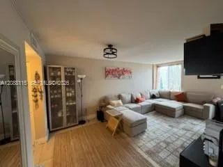 250 180th Dr #455 Sunny Isles Beach, FL 33160