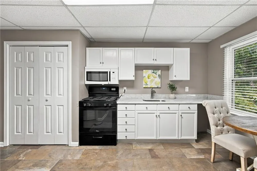 334 Justin Drive Woodstock, GA 30188