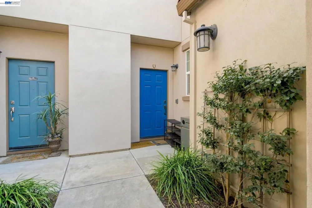 44 S Alonsa Ln Mountain House, CA 95391