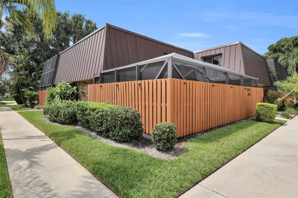 5857 SE Windsong Lane #806 Stuart, FL 34997